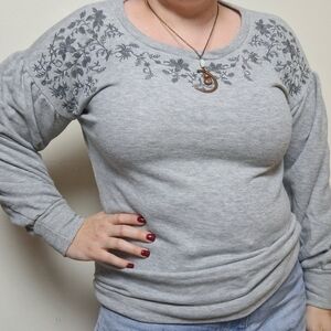 American Eagle Gray Long Sleeve Floral Embroidered Crew Neck Sweatshirt Small